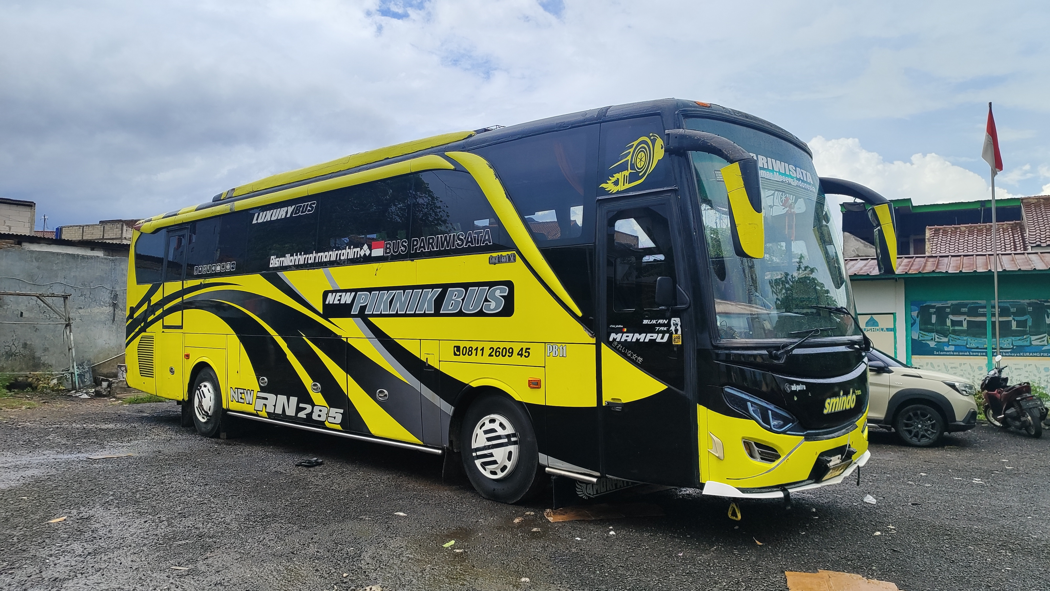 PO. Piknik Bus